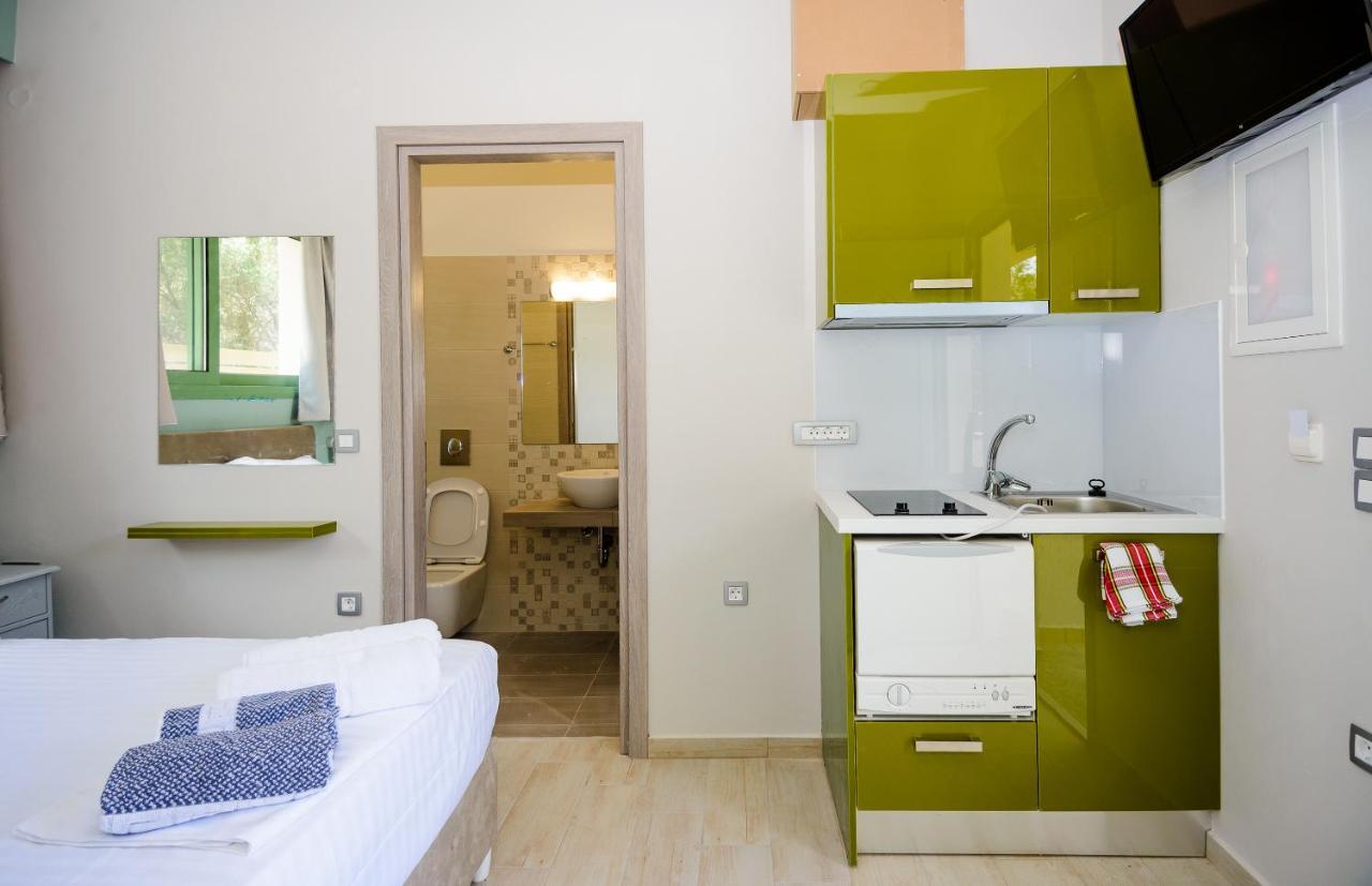 Tzogias Apartments Nonna Studio Lassi  Bagian luar foto