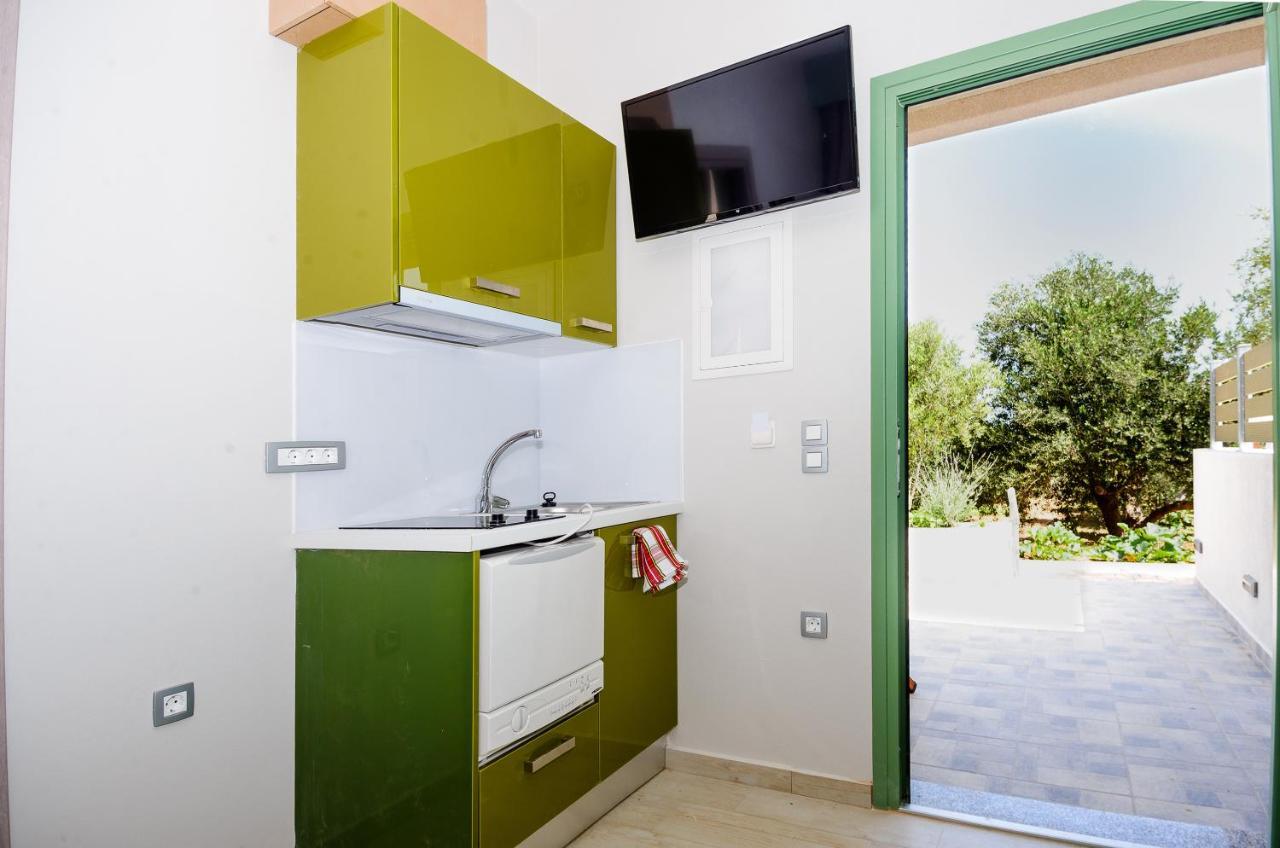 Tzogias Apartments Nonna Studio Lassi  Bagian luar foto