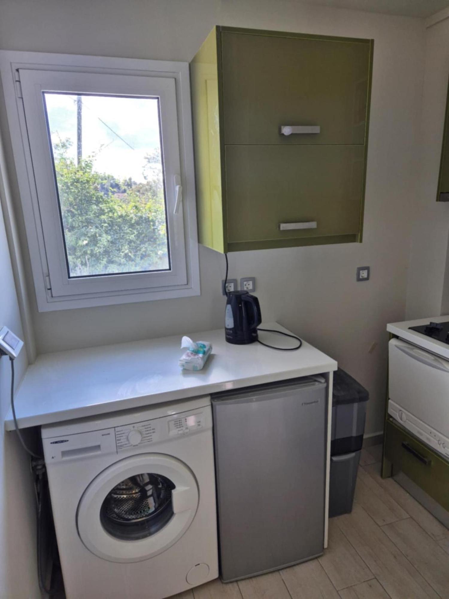 Tzogias Apartments Nonna Studio Lassi  Bagian luar foto